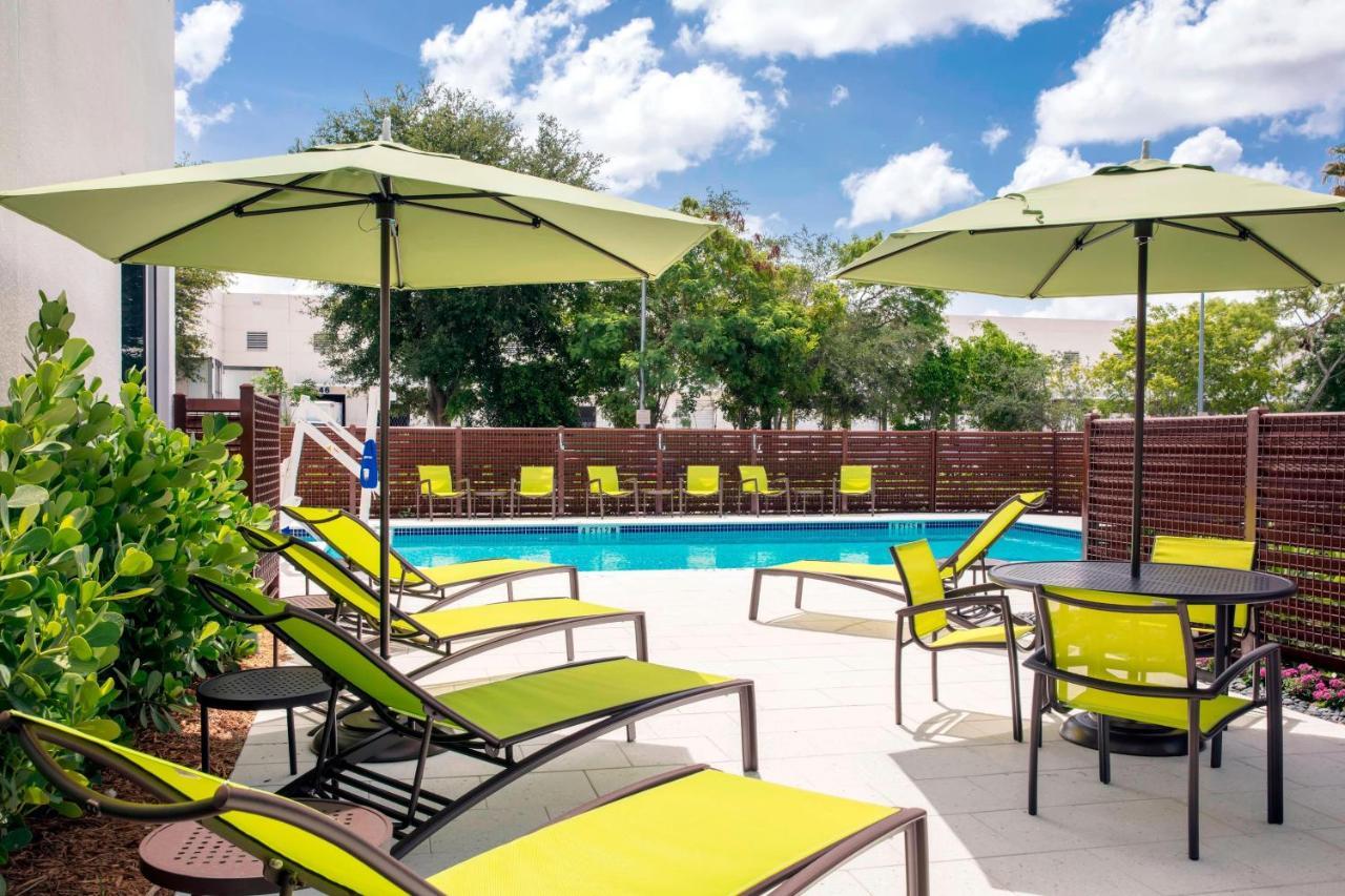 Springhill Suites By Marriott Miami Doral Exterior photo